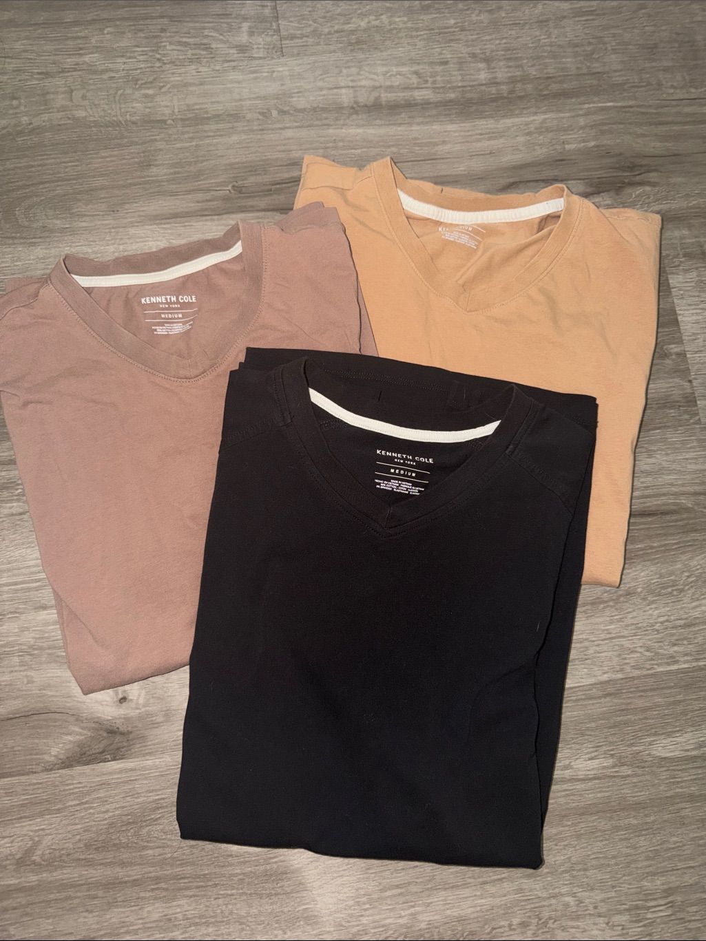 3 Pieces Kenneth Cole V Neck Short Sleeve Tee